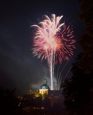 Bild vergrößern: Feuerwerk Schloss Neu-Augustusburg